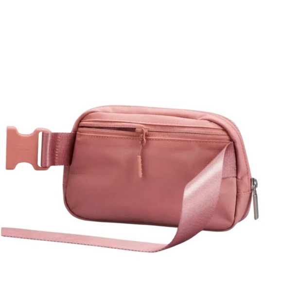 NWT Lululemon Everywhere Belt Bag Crossbody Bag Pink Pastel O/S - Picture 4 of 6